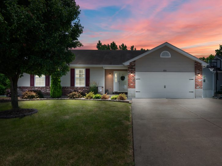 464 Meadow Spring Drive Troy, MO 63379