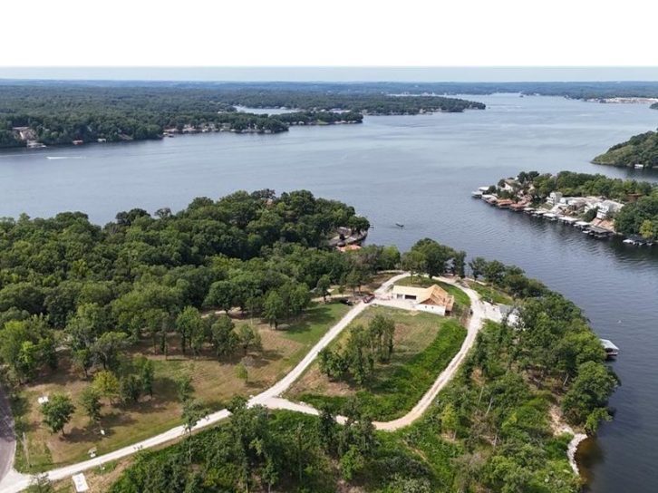 31268 Los Breezes Circle, Rocky Mount, Missouri 65072