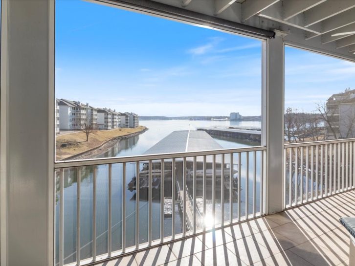 488 Regatta Bay Circle Unit #2B, Lake Ozark, Missouri 65049